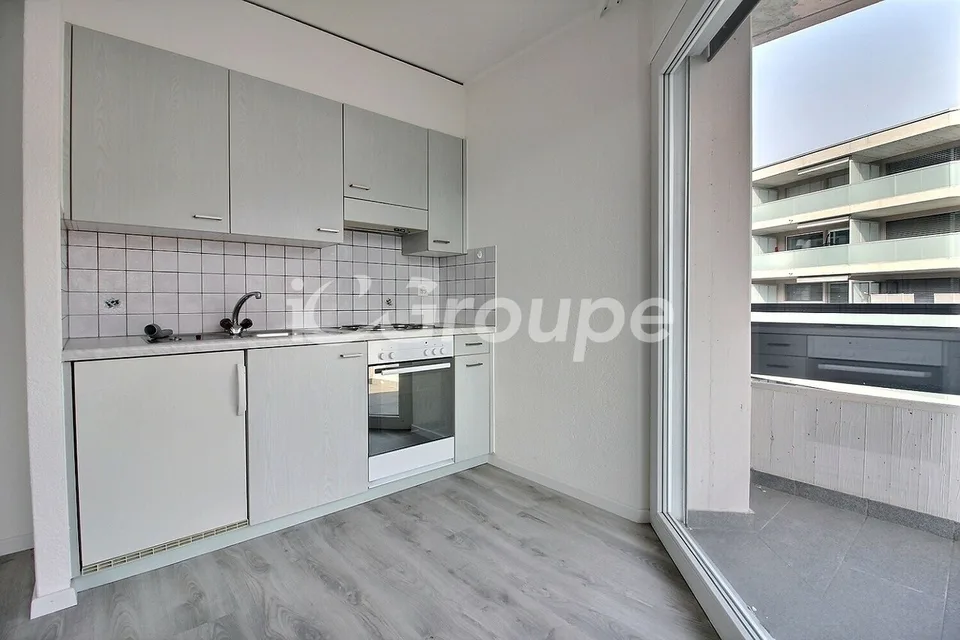 Monolocale in affitto a pochi passi dal centro città di Sion – foto 2 di 5