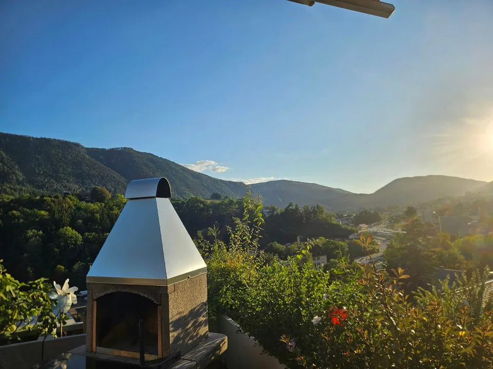 Spazioso appartamento con terrazza di 5.5 locali a Moutier con vista libera, 2 garage – foto 2 di 30
