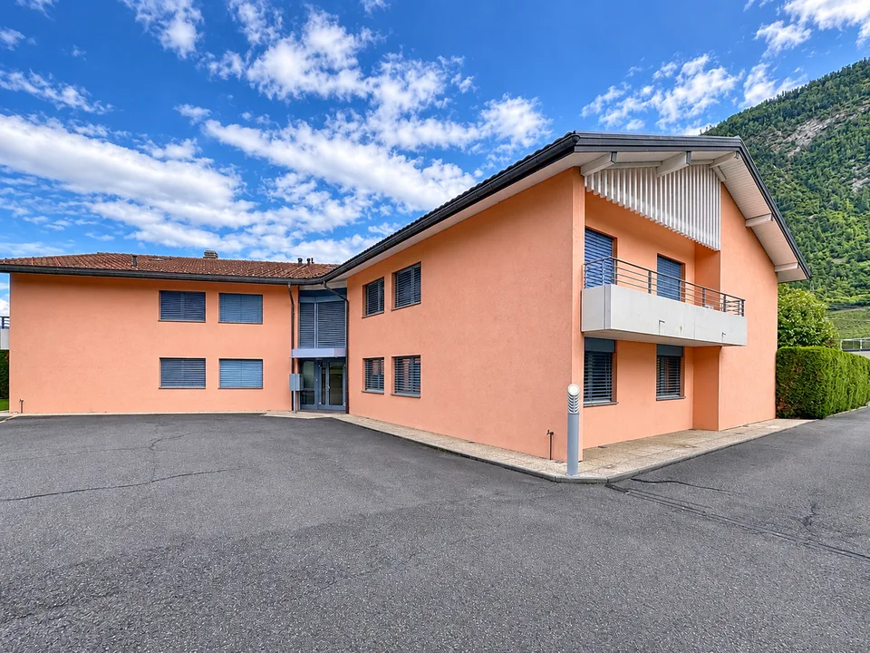 Duplex für die Familie in Riddes – Raum, Ruhe und Einkaufsmöglichkeiten zu Fuß – Foto 2 von 15