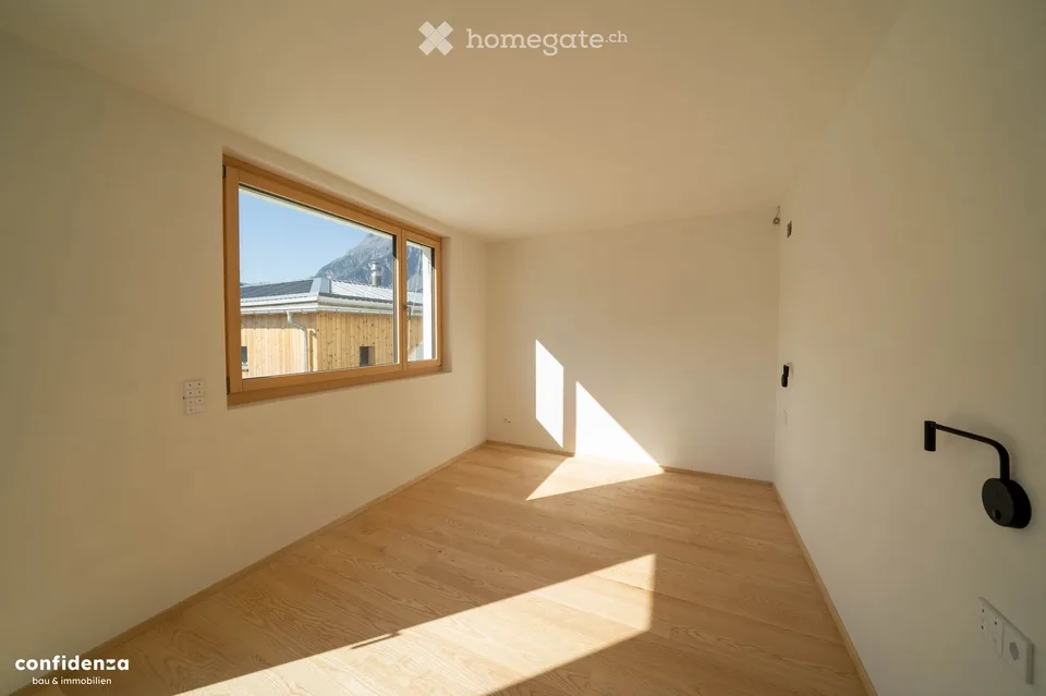 Exklusives Neubau-EFH mit Panorama in Scuol – Erstwohnsitz in Top-Hanglage – Foto 7 von 14