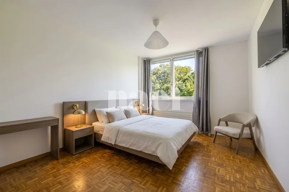 Appartamento di quattro locali con balcone e box nel cuore di Lignon – foto 9 di 12