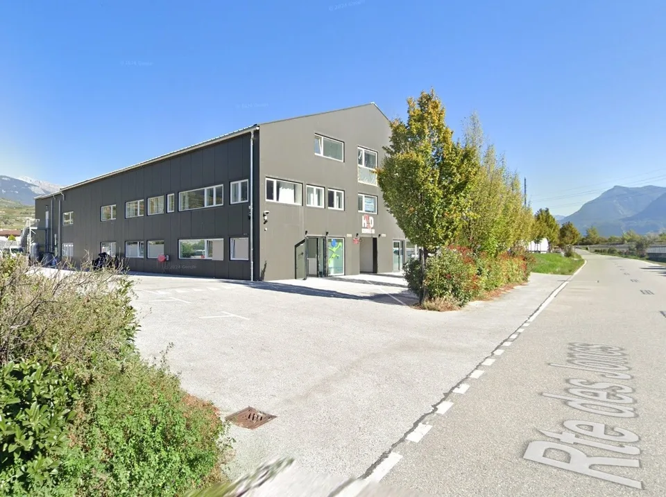 Locale al pianterreno a Uvrier – foto 2 di 3