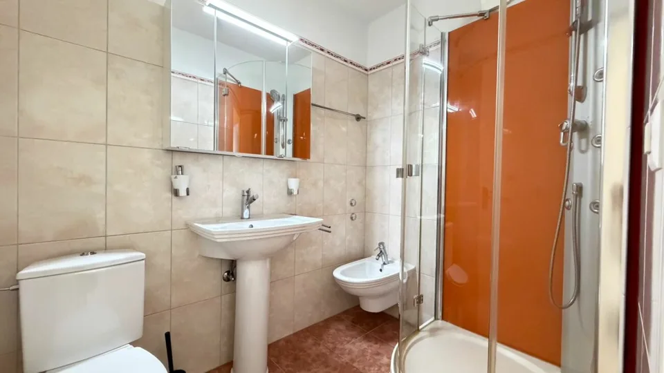 2.5-Zimmer-Eigentumswohnung mit Balkon und Lift in Basel – Foto 9 von 16
