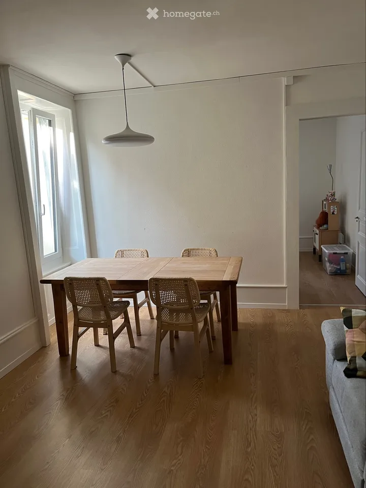 Wohnung 4 Zimmer renoviert im Zentrum von Colombier – Foto 2 von 5