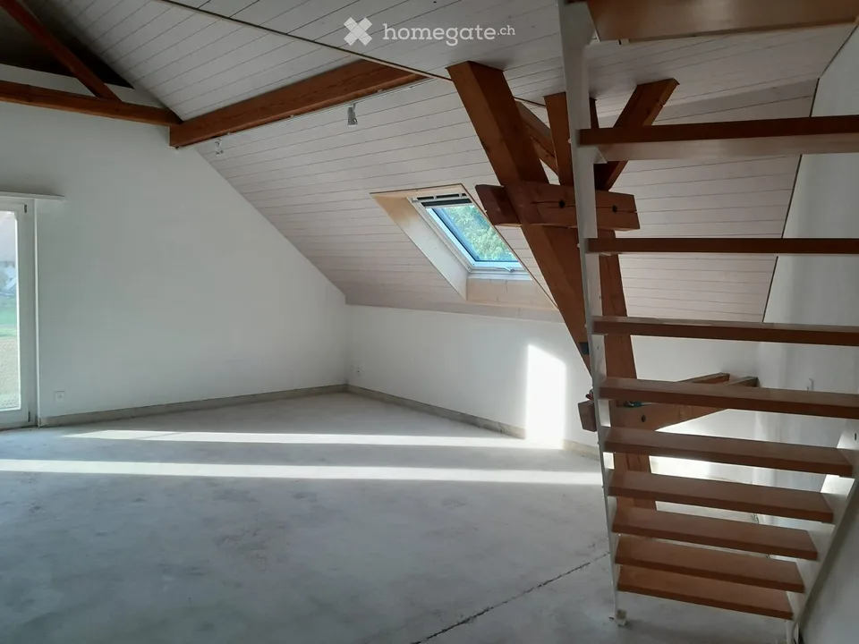 Zu vermieten 4,5-Zimmer-Dachgeschosswohnung mit Galerie – Foto 4 von 4