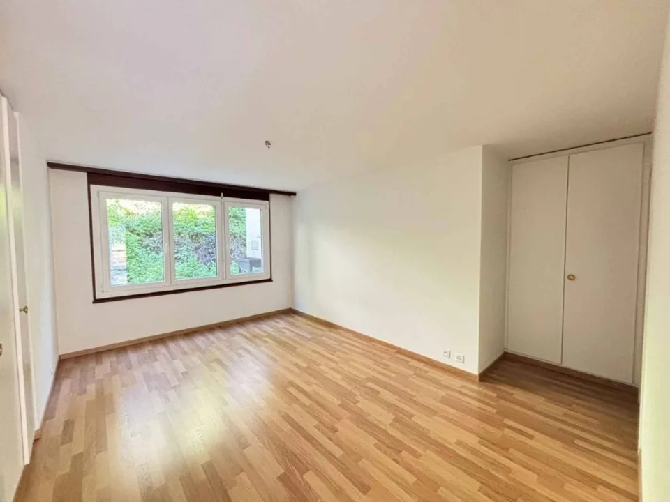 Wohnung mit 3.5 Zimmern und Südterrasse in einem gefragten Viertel – Foto 6 von 9