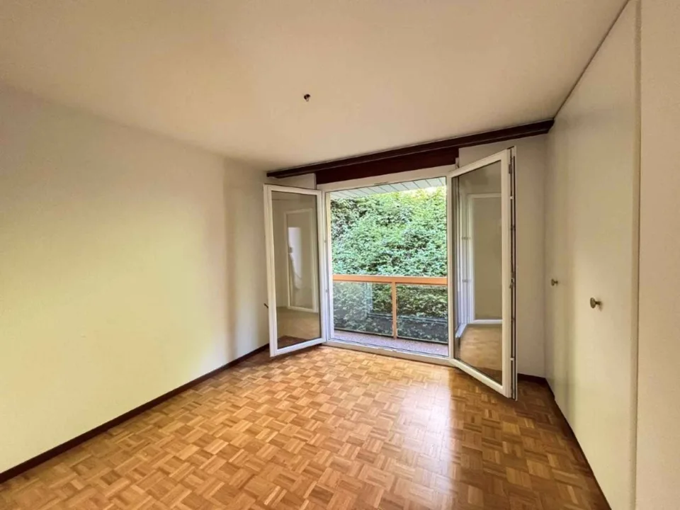 Wohnung mit 3.5 Zimmern und Südterrasse in einem gefragten Viertel – Foto 5 von 9