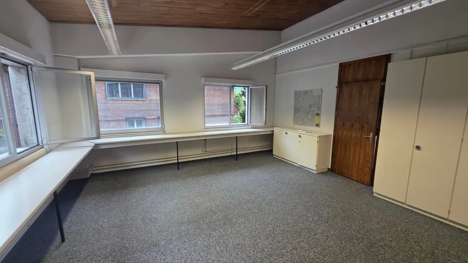 Bureaux et locaux commerciaux à Stans – photo 6 sur 12
