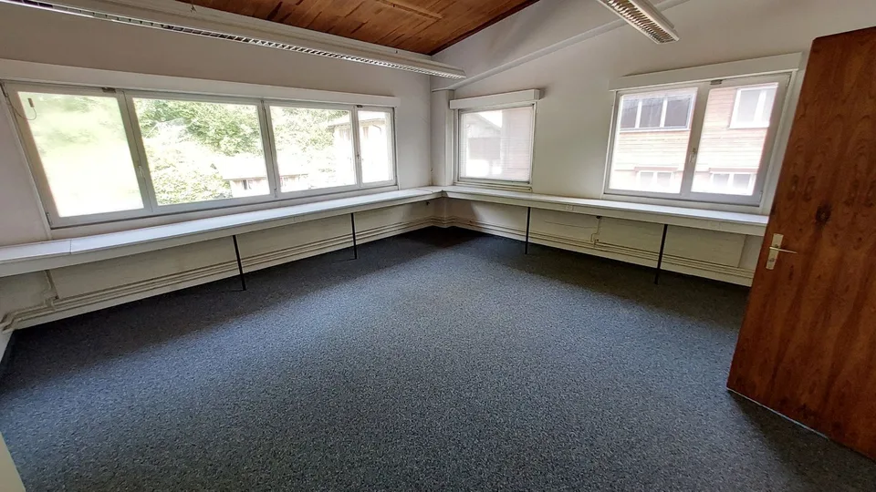 Bureaux et locaux commerciaux à Stans – photo 4 sur 12
