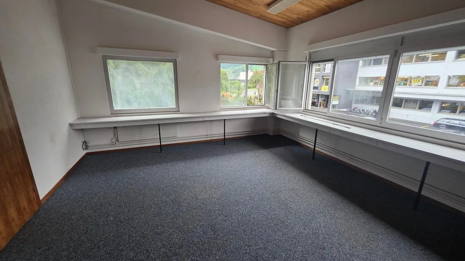 Bureaux et locaux commerciaux à Stans – photo 7 sur 12