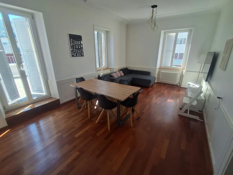 Bello appartamento di 4,5 locali al 1° piano – foto 2 di 12