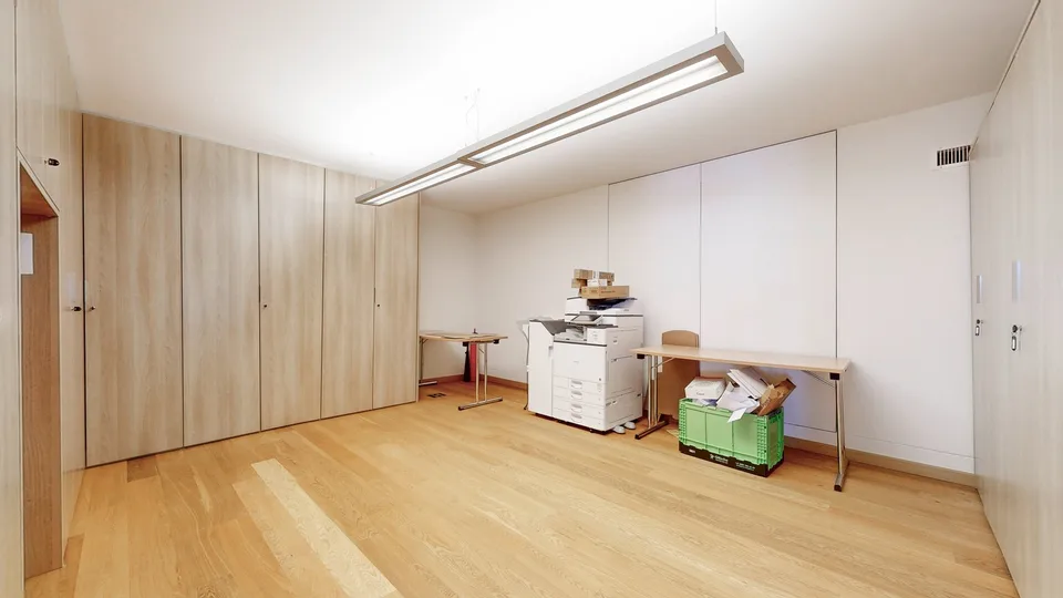 Moderne Bürofläche im Herzen von Vaduz bezugsbereit und flexibel nutzbar – Foto 7 von 8