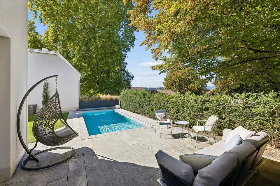 Casa di architetto di alta qualità con piscina e molta privacy – foto 13 di 13