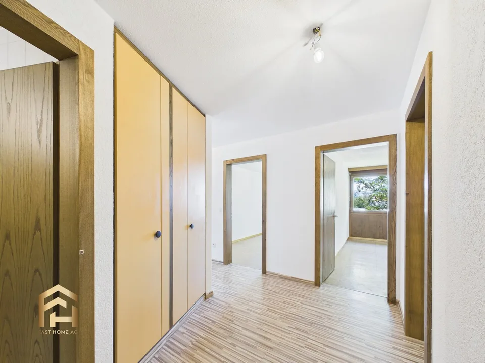 Appartamento centrale di 4,5 locali nella migliore posizione a Baltschieder con giardino e garage – foto 10 di 13