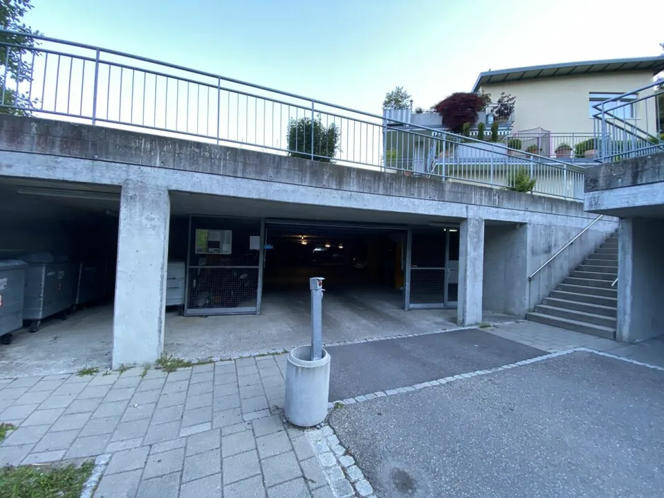 Posto auto sotterraneo in affitto a Stallikon – foto 2 di 3