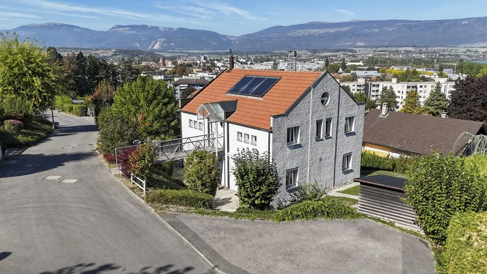 Charmantes Haus mit Garten und überdachter Terrasse – Foto 12 von 13