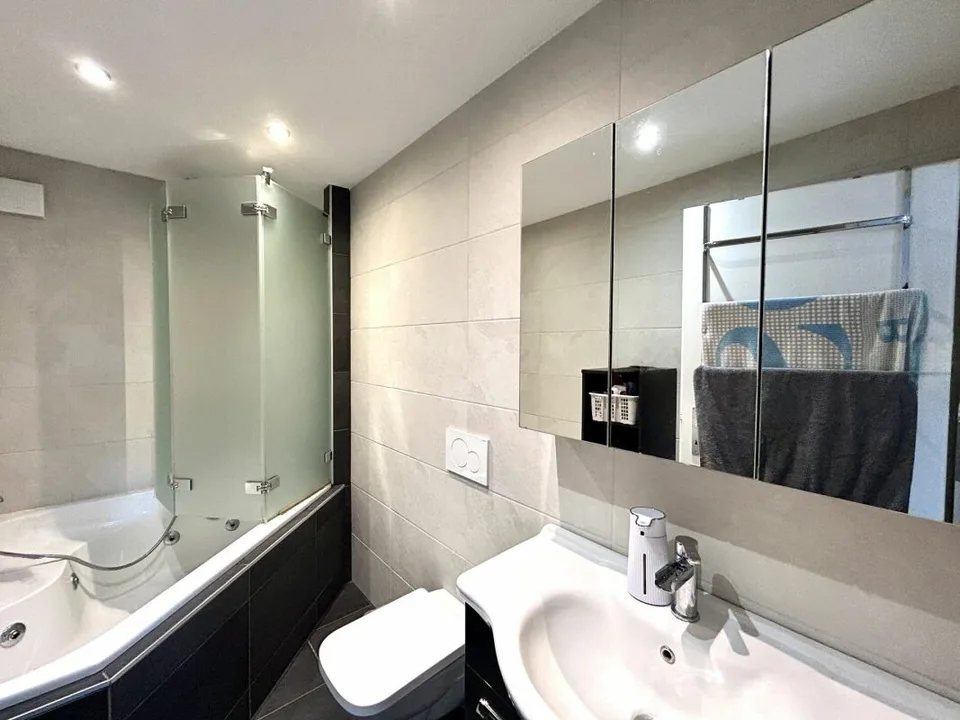 Kernsanierte 4.5-Zimmer-Maisonettewohnung mit Bergsicht! – Foto 7 von 11
