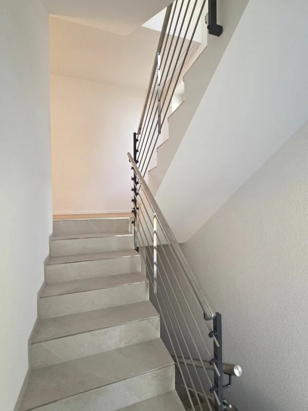 À vendre à 8362 Itaslen près de Balterswil, nouvelle maison unifamiliale d'angle 5½ pièces, dans un emplacement inconstructible adjacent à une zone agricole, avec une vue imprenable sur les prairies et les forêts ! – photo 24 sur 26