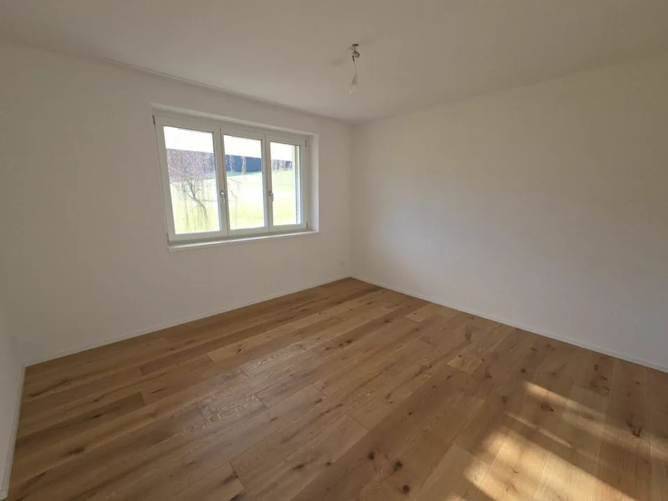 À vendre à 8362 Itaslen près de Balterswil, nouvelle maison unifamiliale d'angle 5½ pièces, dans un emplacement inconstructible adjacent à une zone agricole, avec une vue imprenable sur les prairies et les forêts ! – photo 20 sur 26