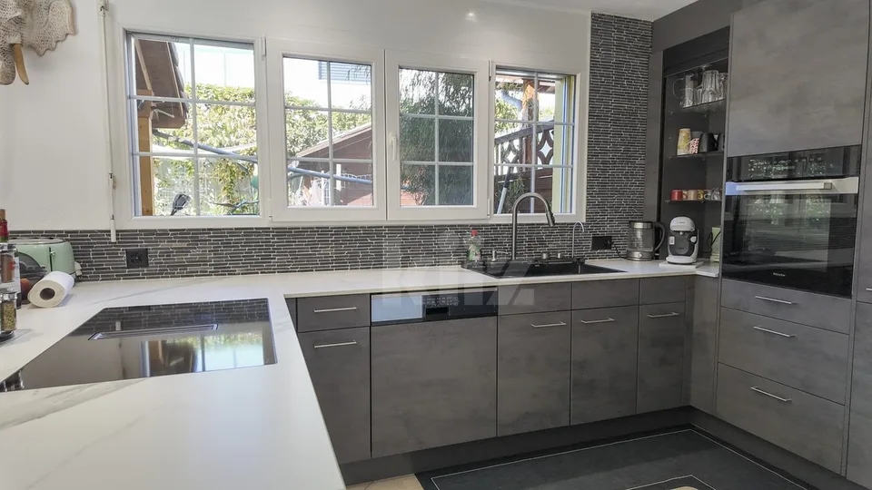 Schönes contemporary Haus mit Garten – Foto 5 von 13