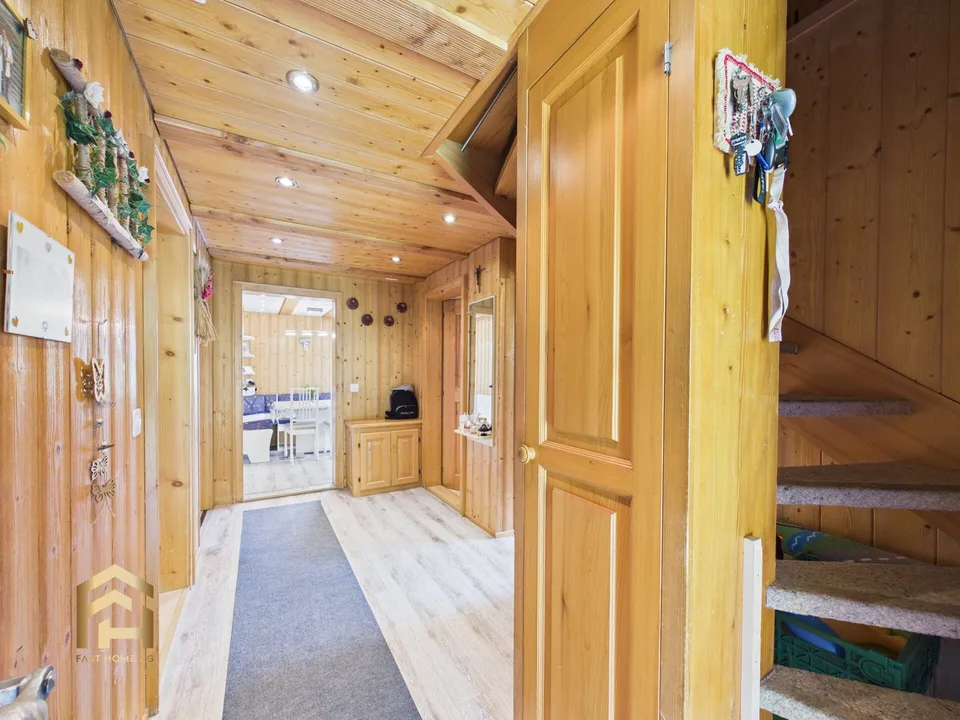 Chalet in Ernen als Ferienwohnung oder Erstwohnsitz mit Einliegerwohnu – Foto 9 von 13