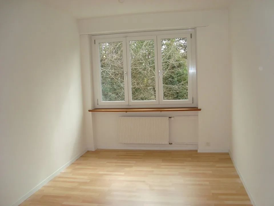 Appartamento di 4 camere con balcone in una zona residenziale tranquilla nel quartiere Steingruben – foto 5 di 7