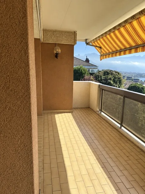 Geräumige 5-Zimmer-Wohnung mit Seeblick in Corseaux – Foto 5 von 12