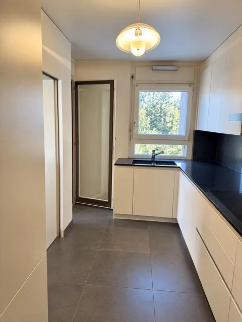 Geräumige 5-Zimmer-Wohnung mit Seeblick in Corseaux – Foto 4 von 12