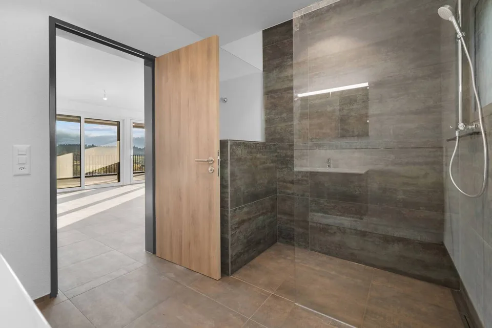 Grossraum - Luxuswohnung mit Weitsicht! – Foto 12 von 13