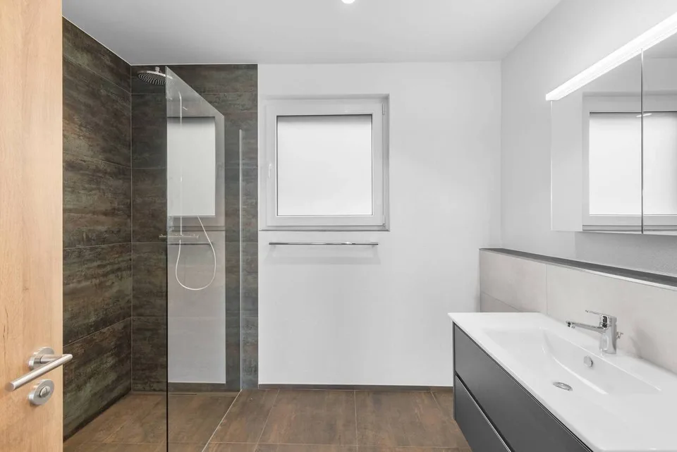 Grossraum - Luxuswohnung mit Weitsicht! – Foto 11 von 13