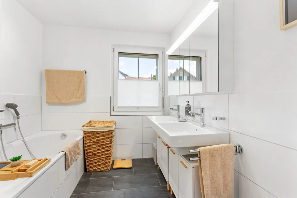 Appartamento moderno 4.5 locali nel centro del villaggio – foto 6 di 8