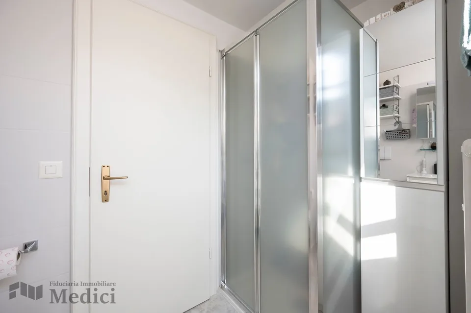Elegantes Duplex 2.5 Zimmer in charakteristischem tessinischen Innenhof – Foto 12 von 19