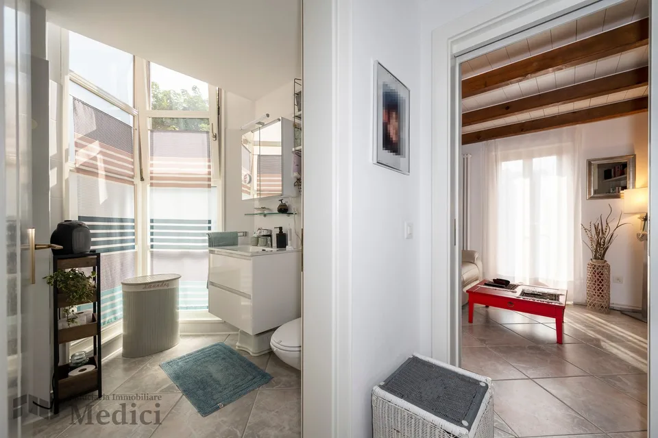 Elegantes Duplex 2.5 Zimmer in charakteristischem tessinischen Innenhof – Foto 9 von 19