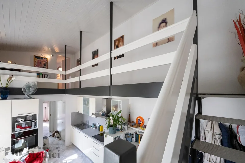 Elegantes Duplex 2.5 Zimmer in charakteristischem tessinischen Innenhof – Foto 13 von 19