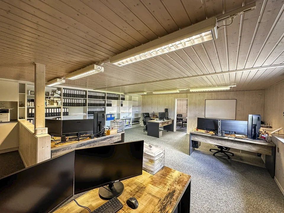 VUADENS | Immeuble mixte pour entreprises ou rendement – photo 11 sur 17