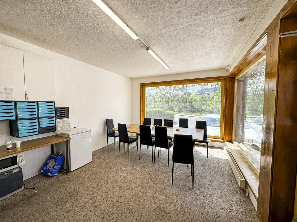 VUADENS | Immeuble mixte pour entreprises ou rendement – photo 6 sur 17