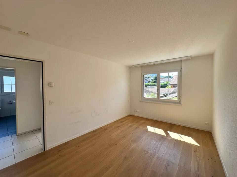 Appartement-maisonnette exclusif de 5,5 pièces avec panorama alpin à Hittnau – photo 8 sur 15