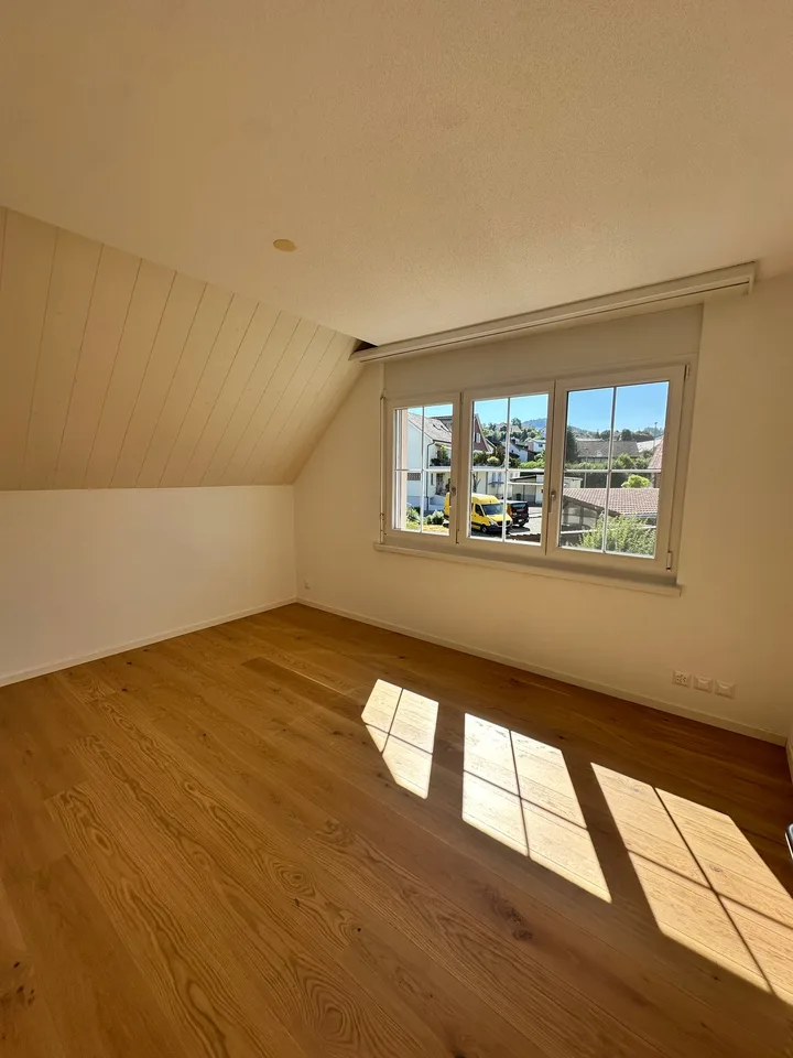 Appartement-maisonnette exclusif de 5,5 pièces avec panorama alpin à Hittnau – photo 7 sur 15
