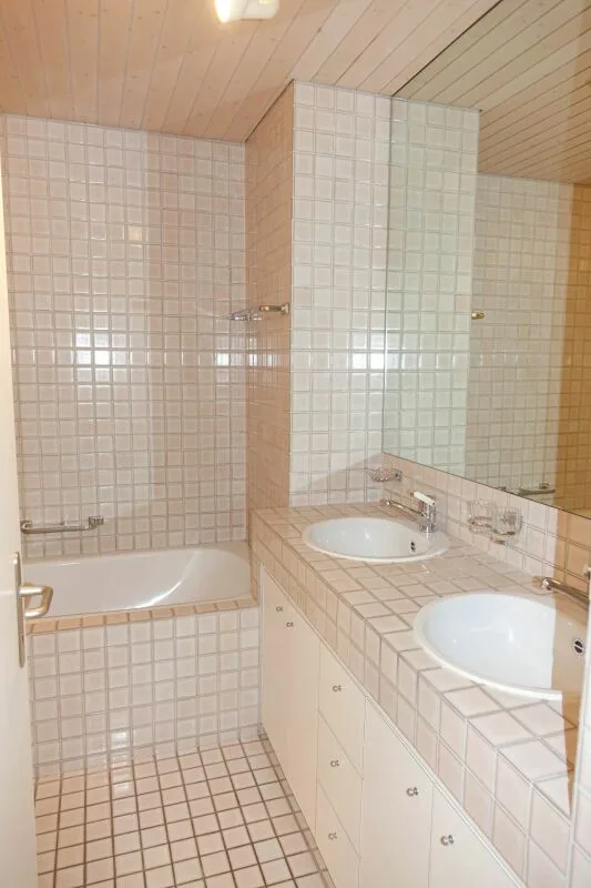 charmante Dachwohnung mit mehreren Balkonen – Foto 6 von 9