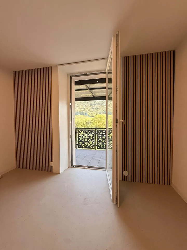 Schönes 3-Zimmer-Apartment komplett renoviert mit Balkon in einer ruhigen Gegend – Foto 4 von 7