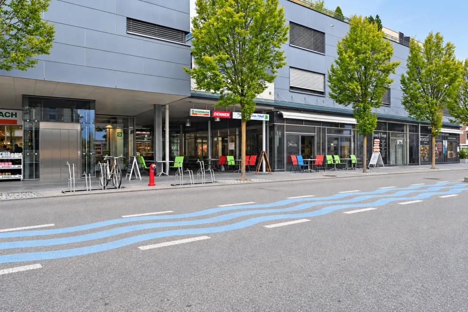 Spazio bistro in posizione attraente al mercato di Strättligen a Thun – foto 11 di 12