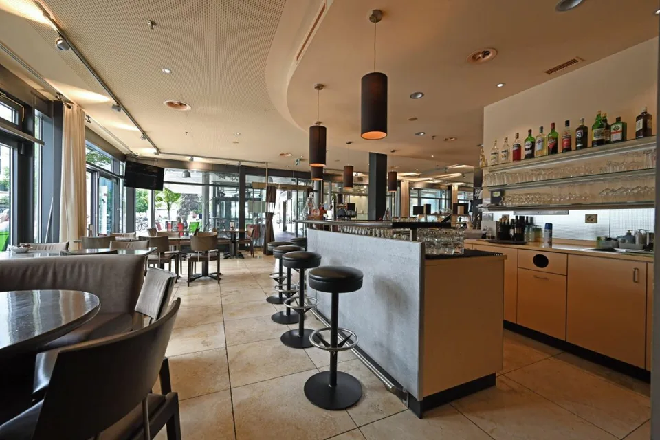 Spazio bistro in posizione attraente al mercato di Strättligen a Thun – foto 2 di 12