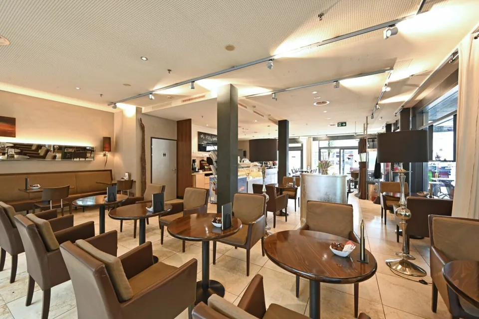 Spazio bistro in posizione attraente al mercato di Strättligen a Thun – foto 4 di 12