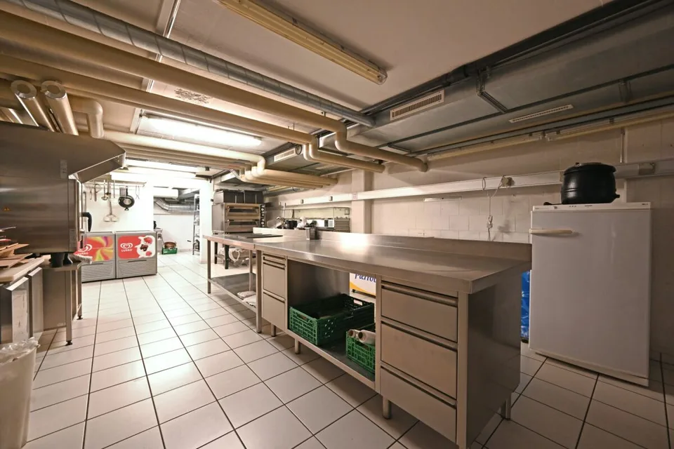 Spazio bistro in posizione attraente al mercato di Strättligen a Thun – foto 5 di 12