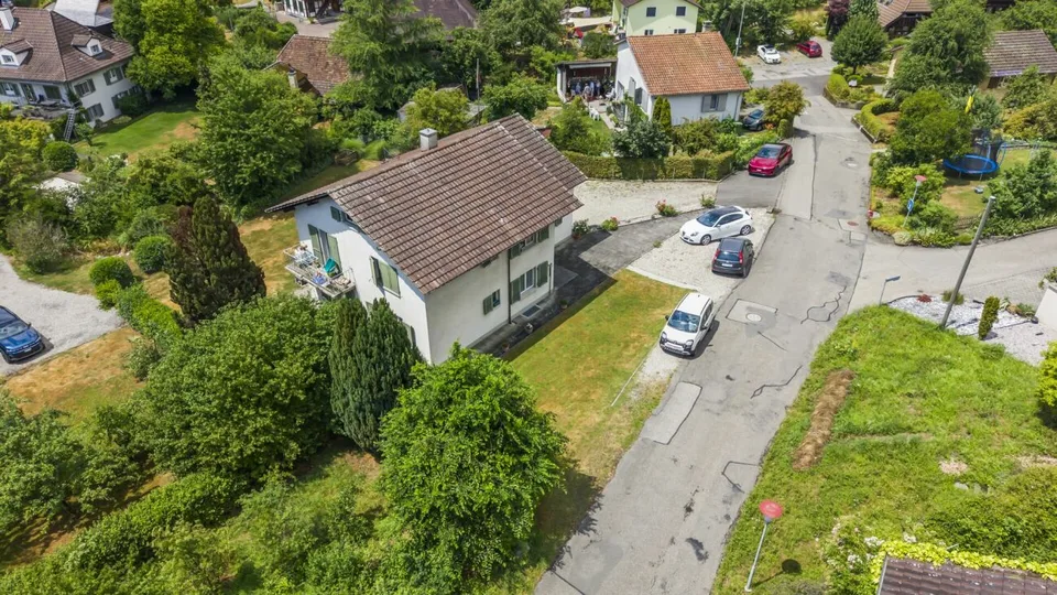 Maison de 3 familles avec grand environnement et potentiel en tant qu'investissement de capitaux à Madiswil – photo 16 sur 17