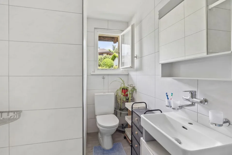 Maison de 3 familles avec grand environnement et potentiel en tant qu'investissement de capitaux à Madiswil – photo 6 sur 17