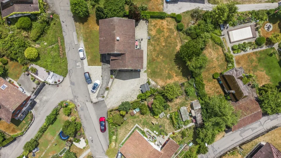 Maison de 3 familles avec grand environnement et potentiel en tant qu'investissement de capitaux à Madiswil – photo 15 sur 17