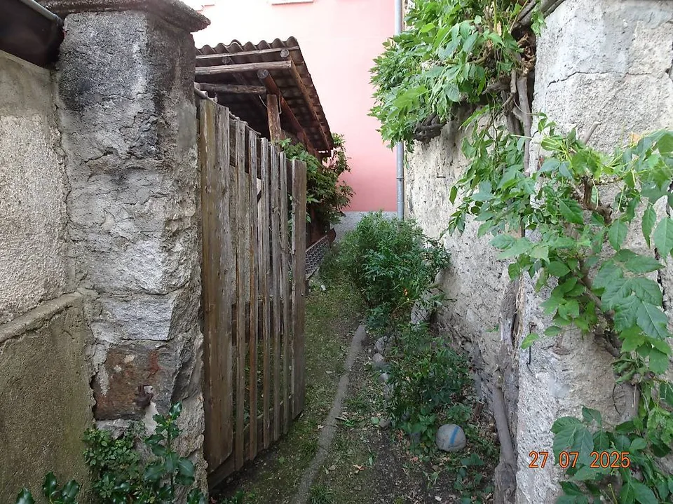 Wohnung zur Renovierung und anliegende Grundstücke – Foto 5 von 8