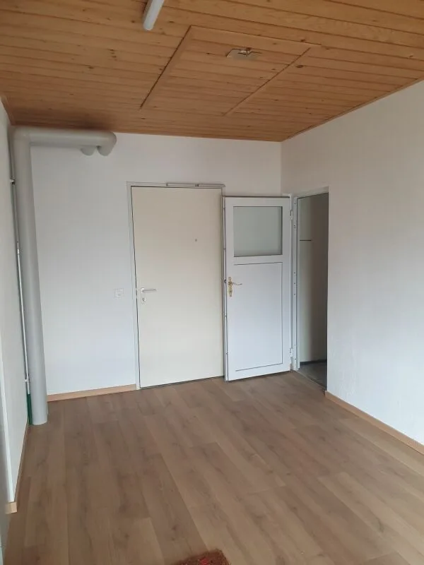 Platzwunder 4 1/2 plus 1 Zimmer 17m2 mit sep. Eingang – Foto 11 von 15