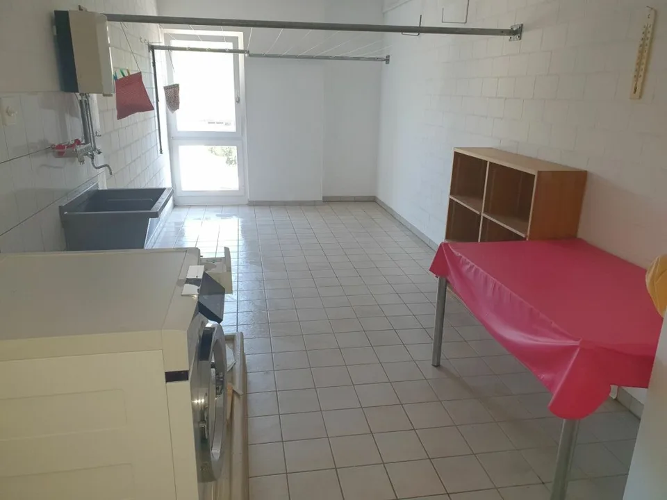 Platzwunder 4 1/2 plus 1 Zimmer 17m2 mit sep. Eingang – Foto 9 von 15